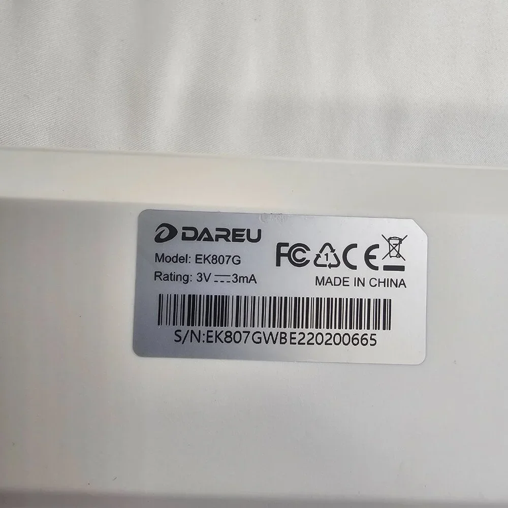 Dareu EK807G – TKL Wireless Mechanical Keyboard white raised keys, works great